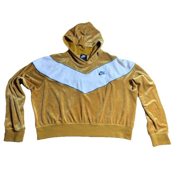 Nike Tops - Nike Casual Top Womens Gold And White Cropped Long Sleeve XL *see Photos!